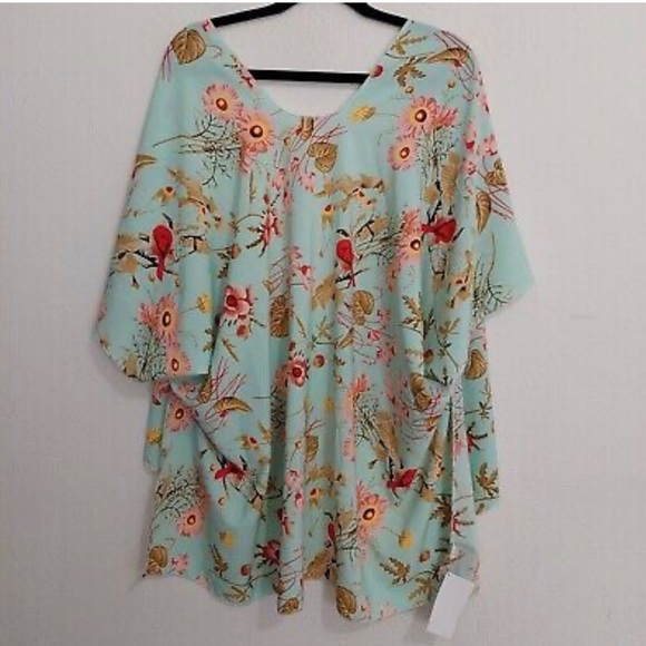 One Size Fits Most Beautiful Floral Kimono - Picture 2 of 7